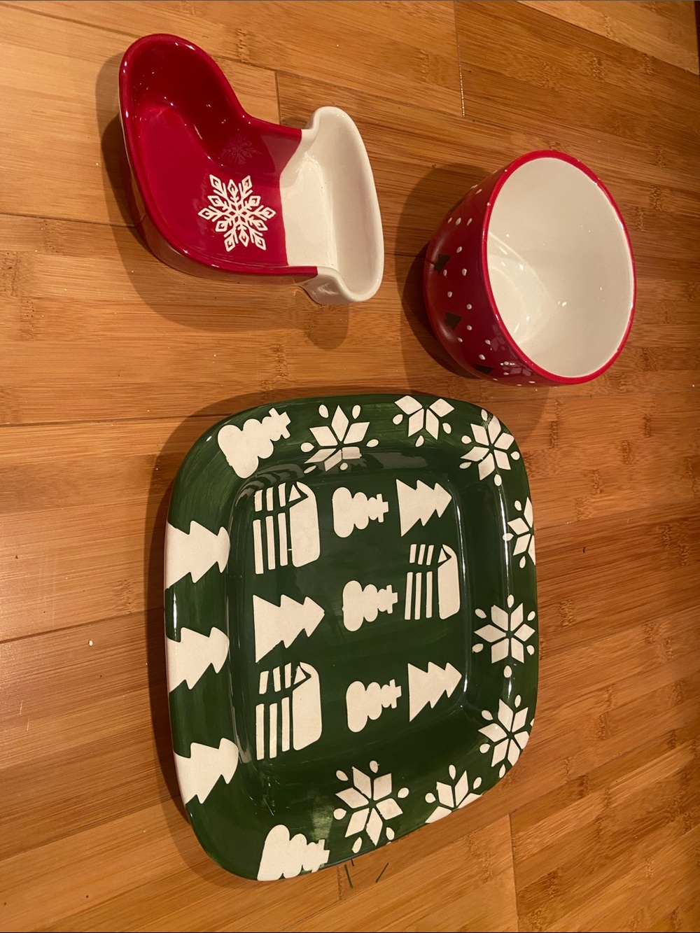 Holiday Ceramic Serving Set - Red & Green